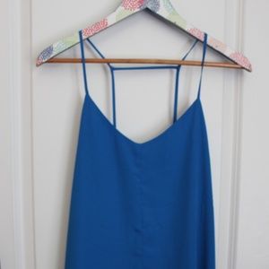 Blue Basic Top with open back concept